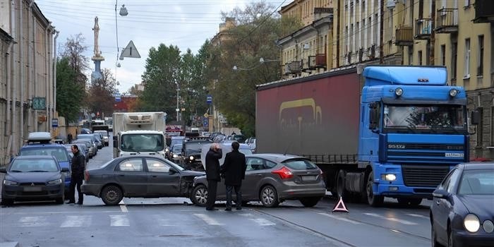 Когда начинать ремонт после ДТП: основные правила