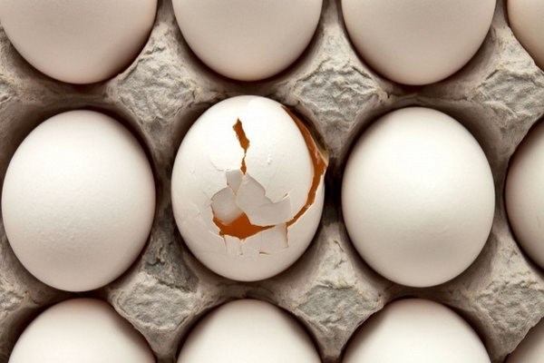Сколько хранятся сырые яйца без холодильника