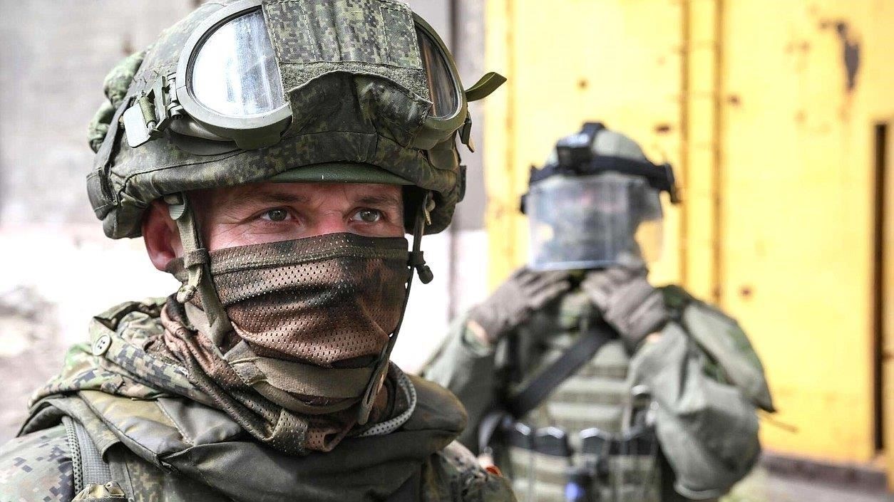 Действующие военнослужащие