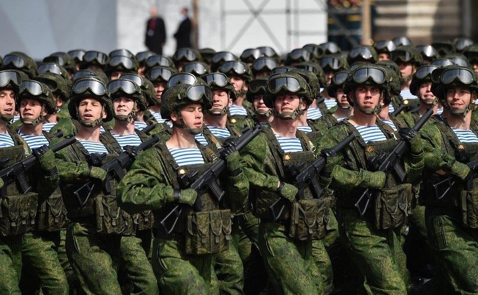 Истоки ВДВ: Основные вехиОснова воздушно-десантных войск восходит к ранним военным стратегиям и развивающимся боевым потребностям. Основные вехи этой эволюции демонстрируют, как воздушно-десантные подразделения стали неотъемлемой частью современных вооруженных сил. Основное развитие началось с первой концепции использования десантников, которые были не только высококвалифицированными, но и подготовленными к специализированным боевым операциям.