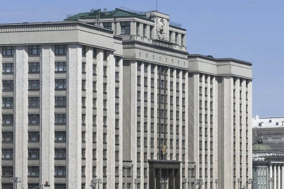 Объединение жилищного кредита военнослужащего с гражданским кредитом может быть выгодным, если условия обоих кредитов совпадают и есть явное преимущество в упрощении платежей или снижении общей процентной ставки. Идеальное время для объединения этих кредитов обычно наступает тогда, когда заемщик может получить более выгодные условия погашения и управлять обоими обязательствами под одной крышей, избегая сложностей, связанных с управлением отдельными кредитами.